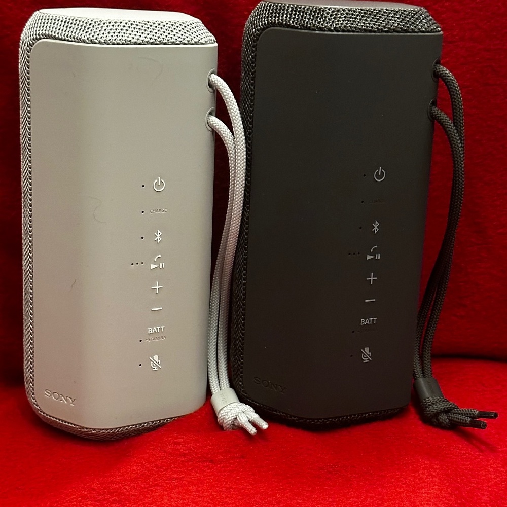 Sony SRS-XE200 Portable Bluetooth Speaker (Open Box) *** 1 Black Remaining ***